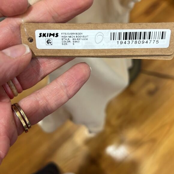 NWT Sz S, Skims High Neck Thong Bodysuit Color Sand - retail $60 - Picture 4 of 6